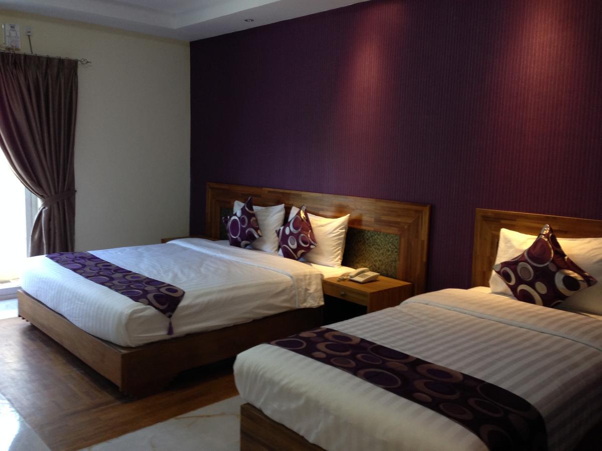 Hotel 9 Mile Yangon Exterior photo